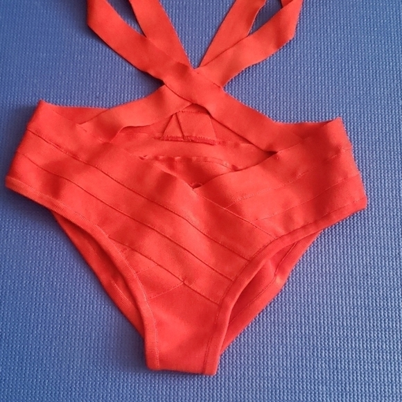 Bandage Swimsuit - Picture 2 of 7